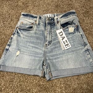 🌻Blue Jean Shorts with Distressed Cuffed Hem🌻
